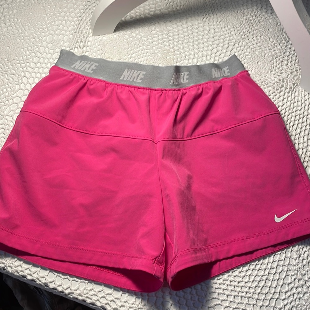 Nike shorts Girls Large